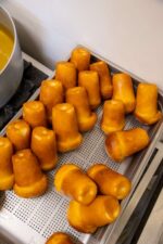 Gourmet_zanfardino-pasticeria-baba_napoletano (1)