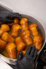 Gourmet_zanfardino-pasticeria-baba_napoletano (1)
